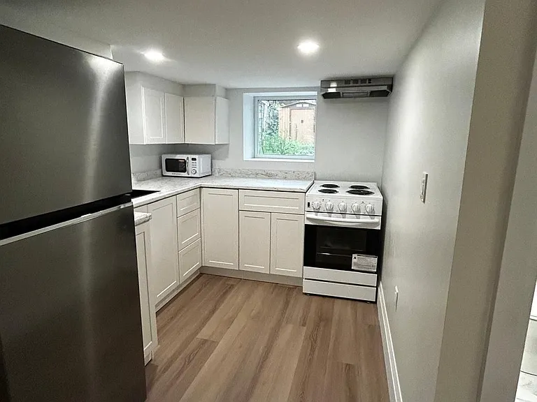 659 Vaughan Rd #3 — Photo 6