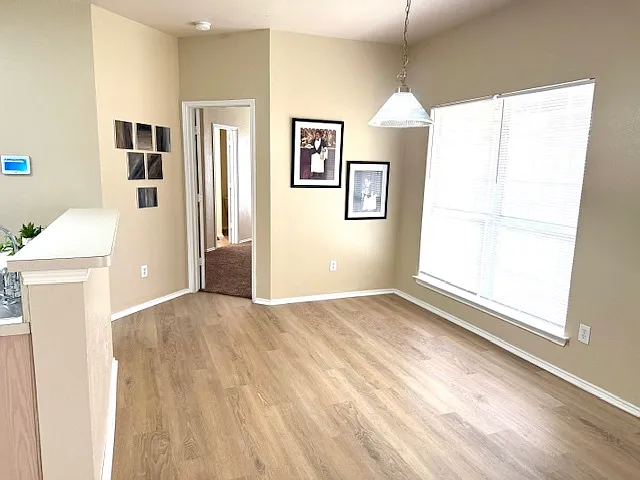 4 bed, 2.0 bath, 1722 sqft, $2,195 — Photo 4