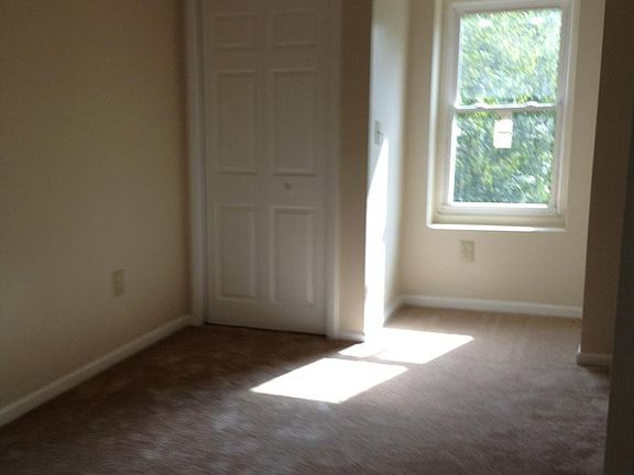 3rd image of 832 McPherson Ave