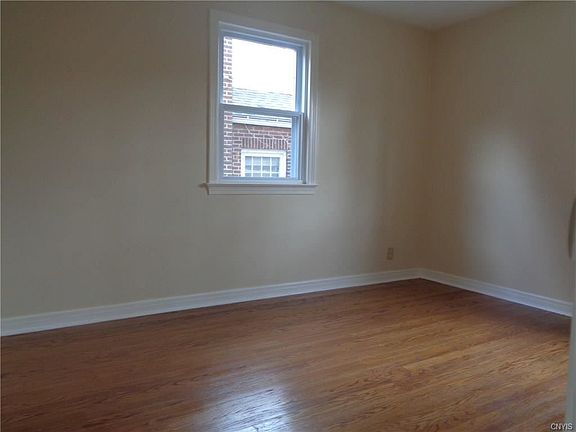 5th image of 614 Demong Dr
