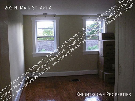2nd image of 202 N Main St #A