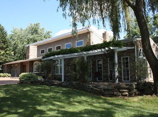38 Windswept Dr, Trenton, NJ 08690