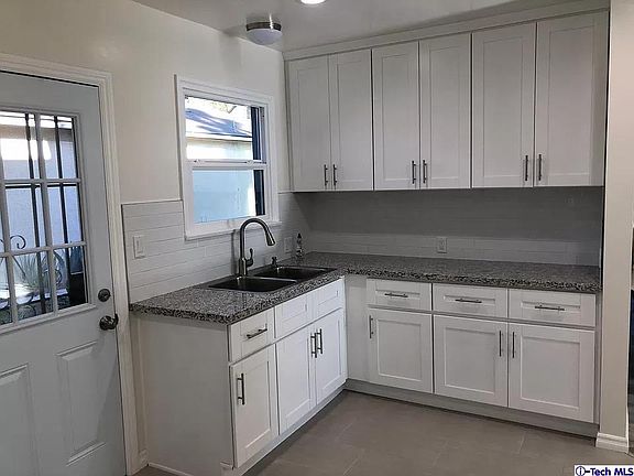 2nd image of 1033 W Glenoaks Blvd #1035