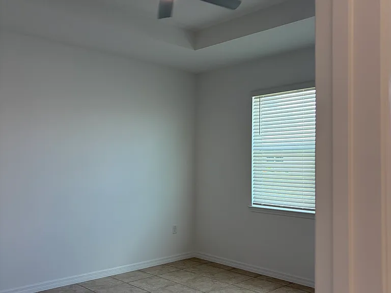 5754 SW 71st Ave — Photo 17