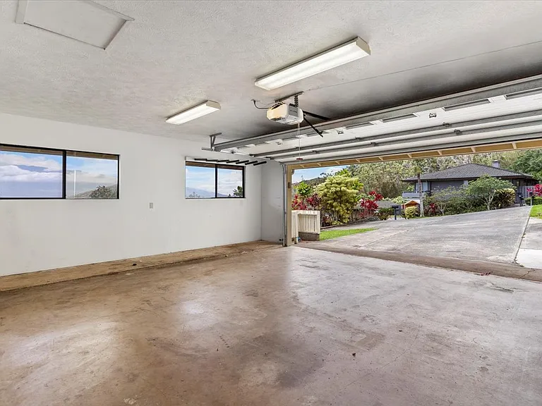 560 Kuikahi Dr — Photo 75