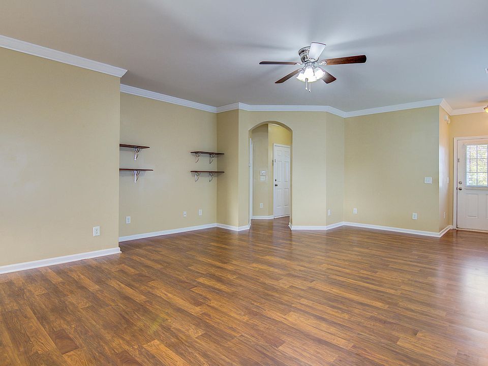2nd image of 202 Summer View Rd