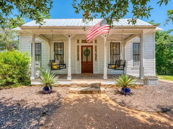 700 Bayley Street, Llano, TX 78643