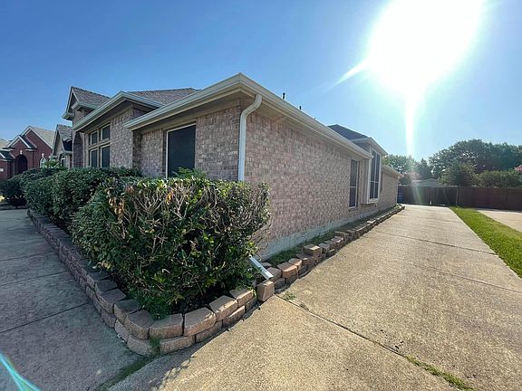 3rd image of 1714 Jennifer Dr