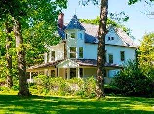 472 E Illinois Rd, Lake Forest, IL 60045