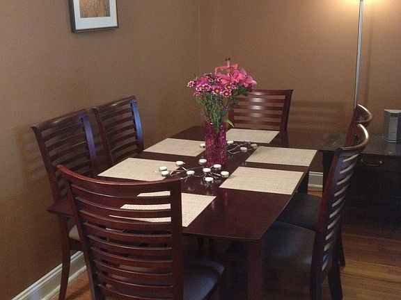 4th image of 128 Woodside Grn APT 1C