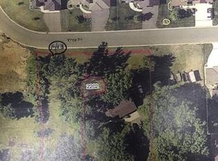 1413 Vince Trl, Eagan, MN 55121