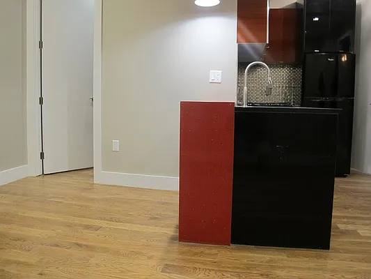 Rented by P Management | media 15