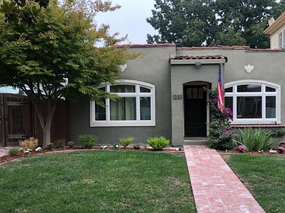 1st image of 1233 Magnolia Ave