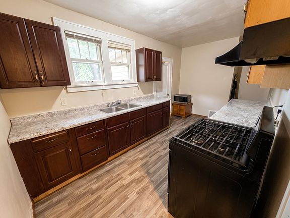 5th image of 3017 Waalkes St