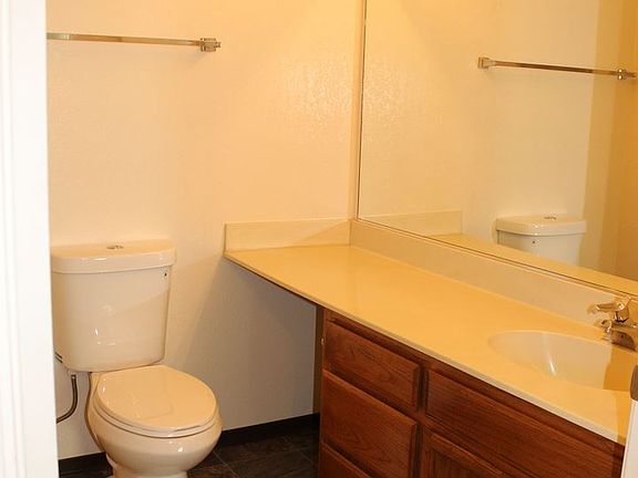 3rd image of 130 Tuscany Pl