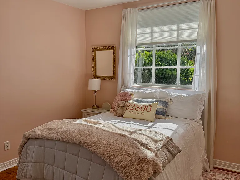 1473 Marion Ave — Photo 15