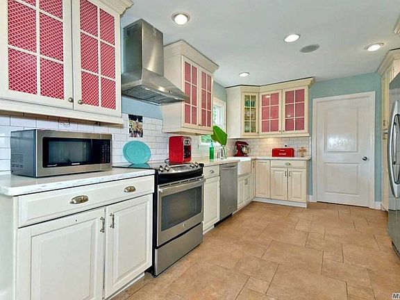3rd image of 6 Shadetree Ct
