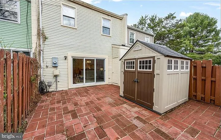 5822 Burke Manor Ct — Photo 30