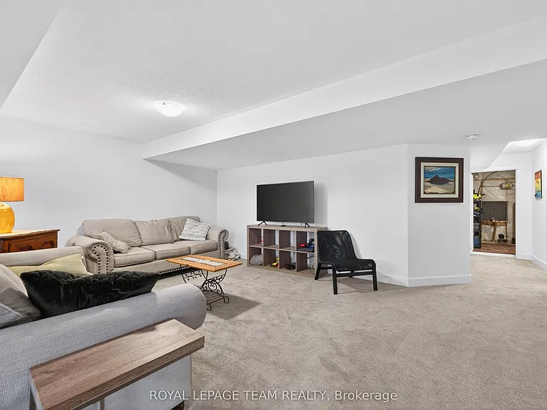 160 Highgarden Ter — Photo 39