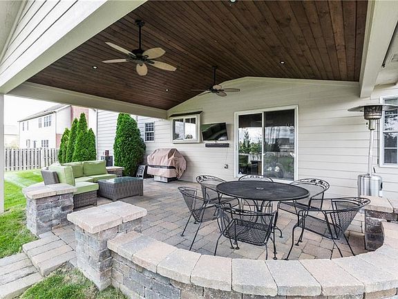 2nd image of 8846 Pin Oak Dr