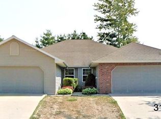 3155 Dover Ln, Galesburg, IL 61401