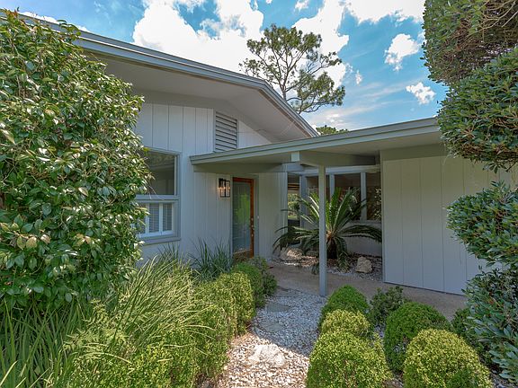 4th image of 7601 Hollyridge Cir