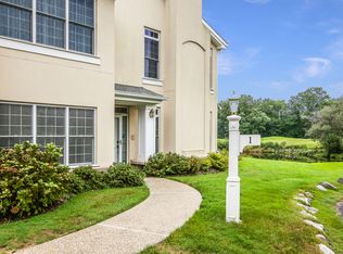 1 Arrowwood Cir, Rye Brook, NY 10573