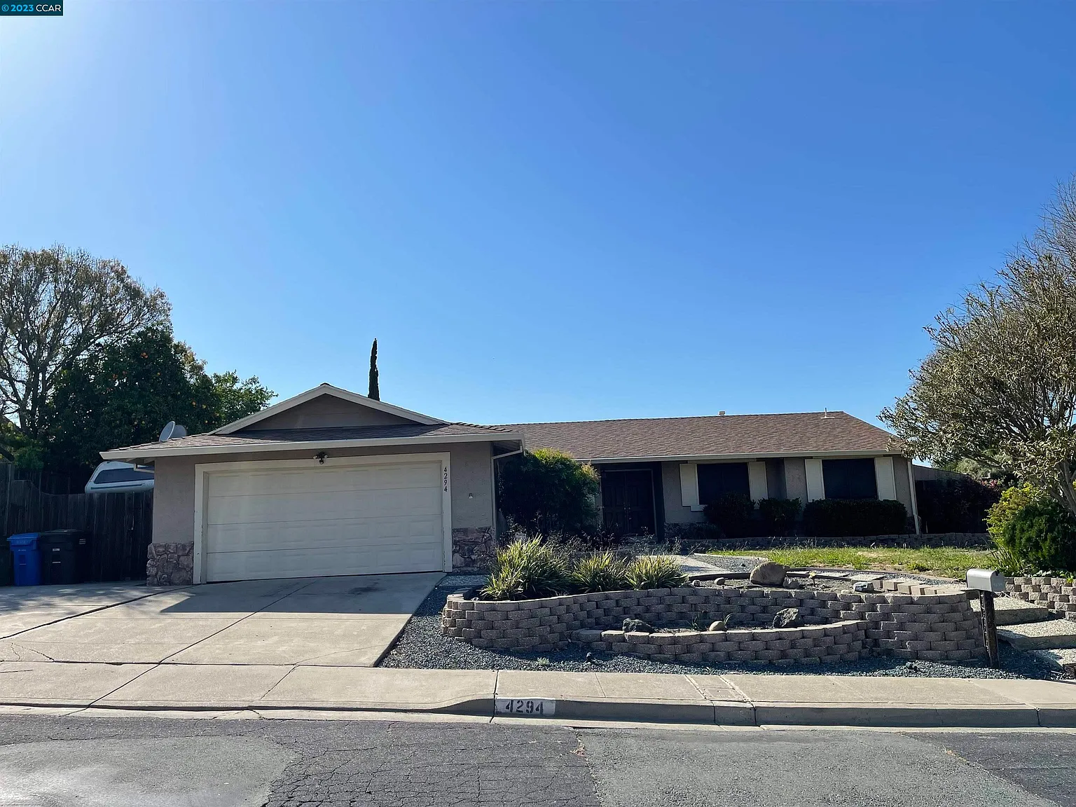 4294 Diehl Way photo 1
