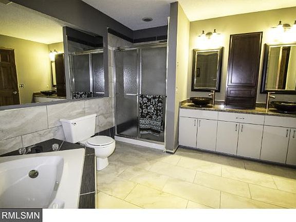 4th image of 15609 Fremont Ave S