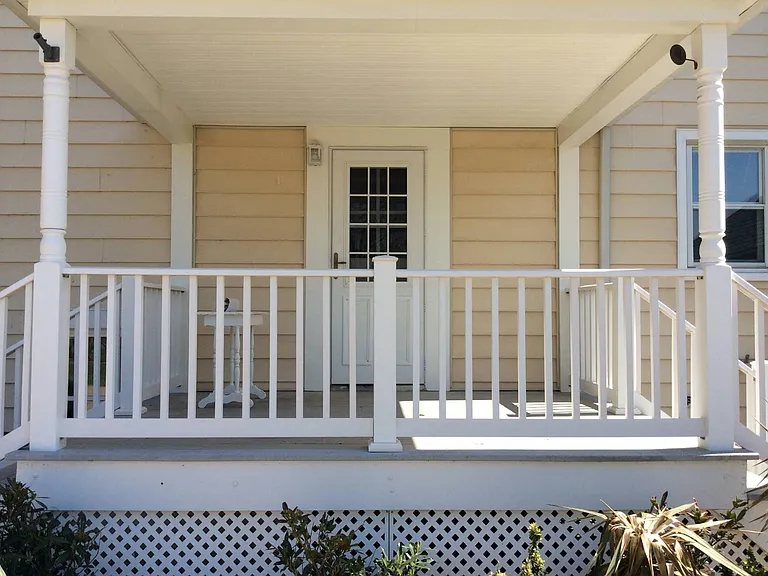 2380 S Harbor Rd — Photo 2