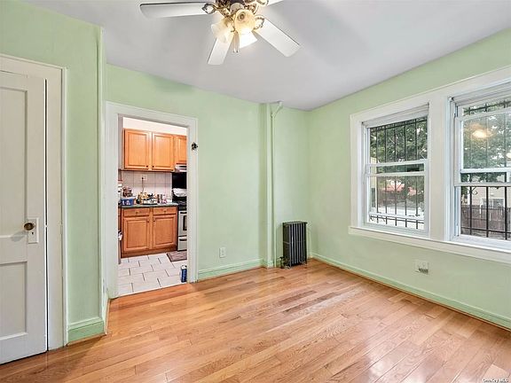3rd image of 14717 Hoover Ave