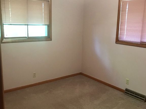 5th image of 1105 Eisenhower Dr