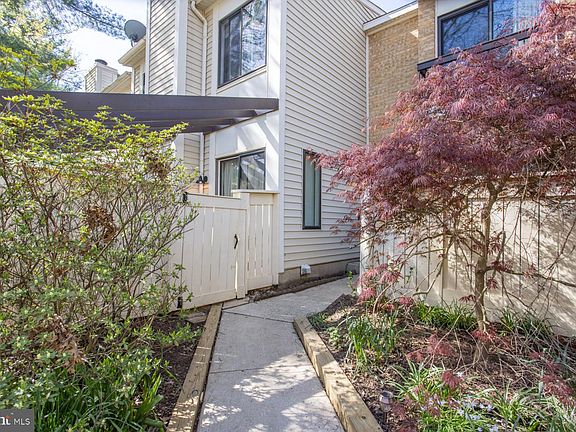 4th image of 6 Sparrow Valley Ct