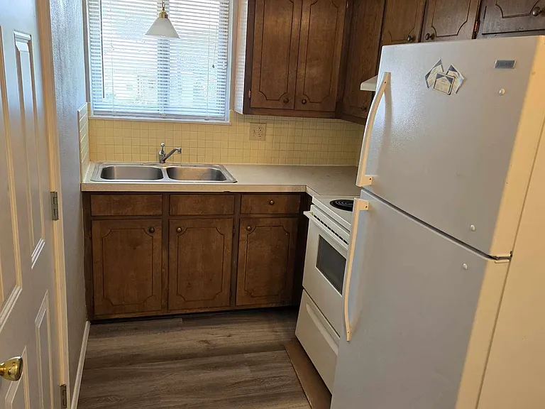 306 E Johnson St #4 — Photo 5