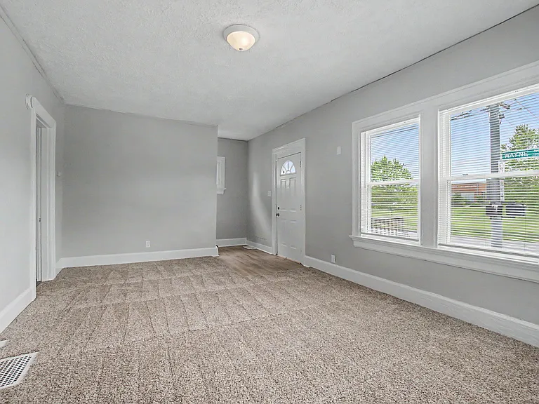 2600 Wayne Ave — Photo 10