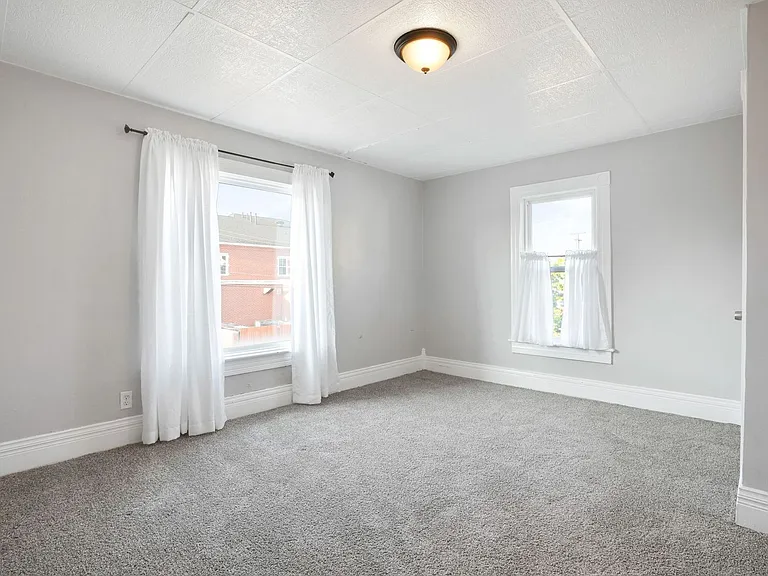 402 Tuscarawas St — Photo 11