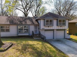 10401 W 93rd Ter, Overland Park, KS 66214
