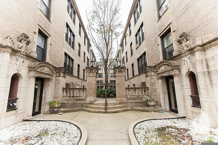 1st image of 617 W Melrose St #621-E2