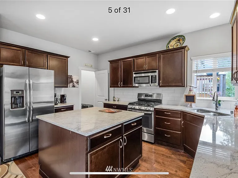 33 159th St SE — Photo 4