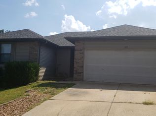 135 Rock Hollow Ct, Hollister, MO 65672