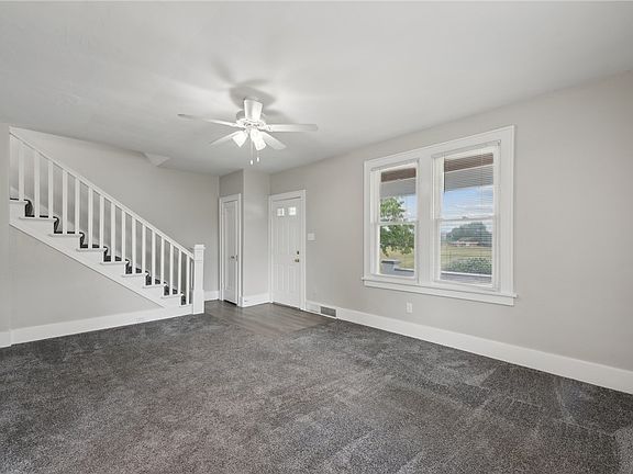 5th image of 105 Irving Ave