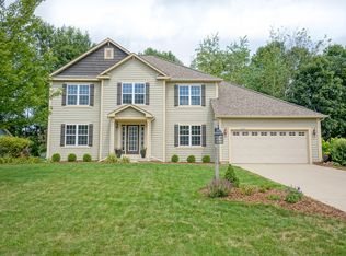 N77W22940 S Coldwater Cir, Sussex, WI 53089