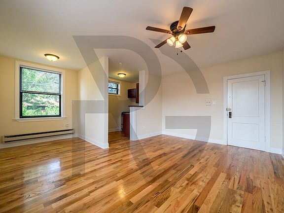 3rd image of 818 W Diversey Pkwy #818Q