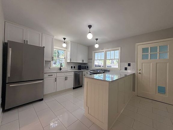5th image of 4223 Craig Ave