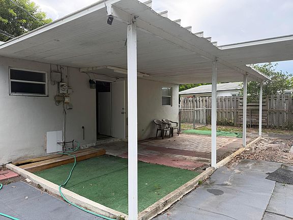 2nd image of 1501 N 70TH Way