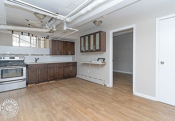 2nd image of 20 Crooke Ave #Ee