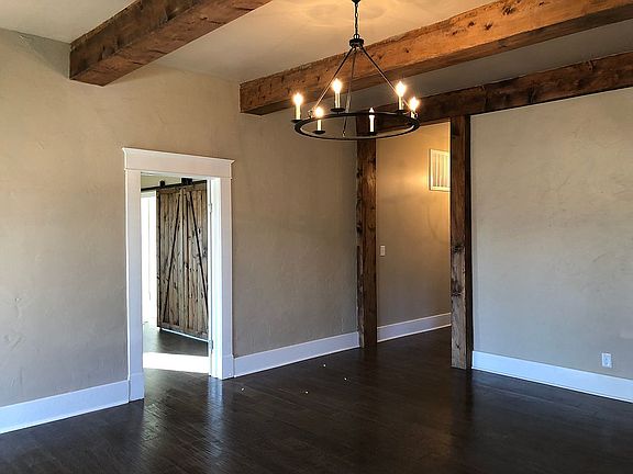 Living to master bdrm