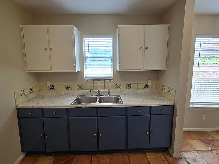 418 Verne St — Photo 6
