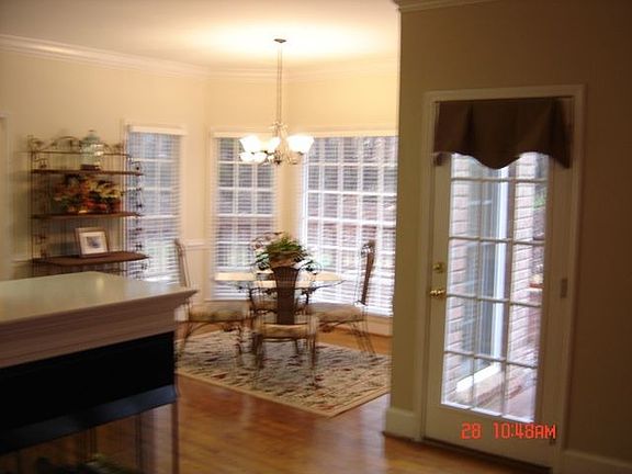 4th image of 222 Willow Leaf Ct