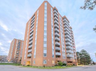 15 Sewells Rd #801, Toronto, ON M1B3V7